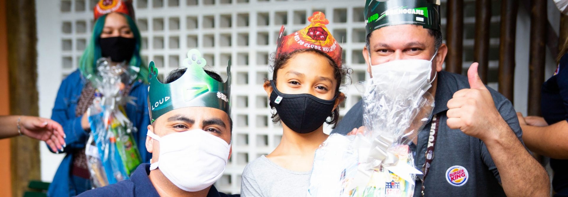Equipes Burger King e Popeyes visitam ONGs com o Arredondar